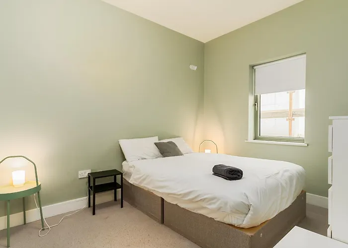 Beautiful 3 Bed House, Sleeps 5 - No 4 Lyrath Semesterbostad *